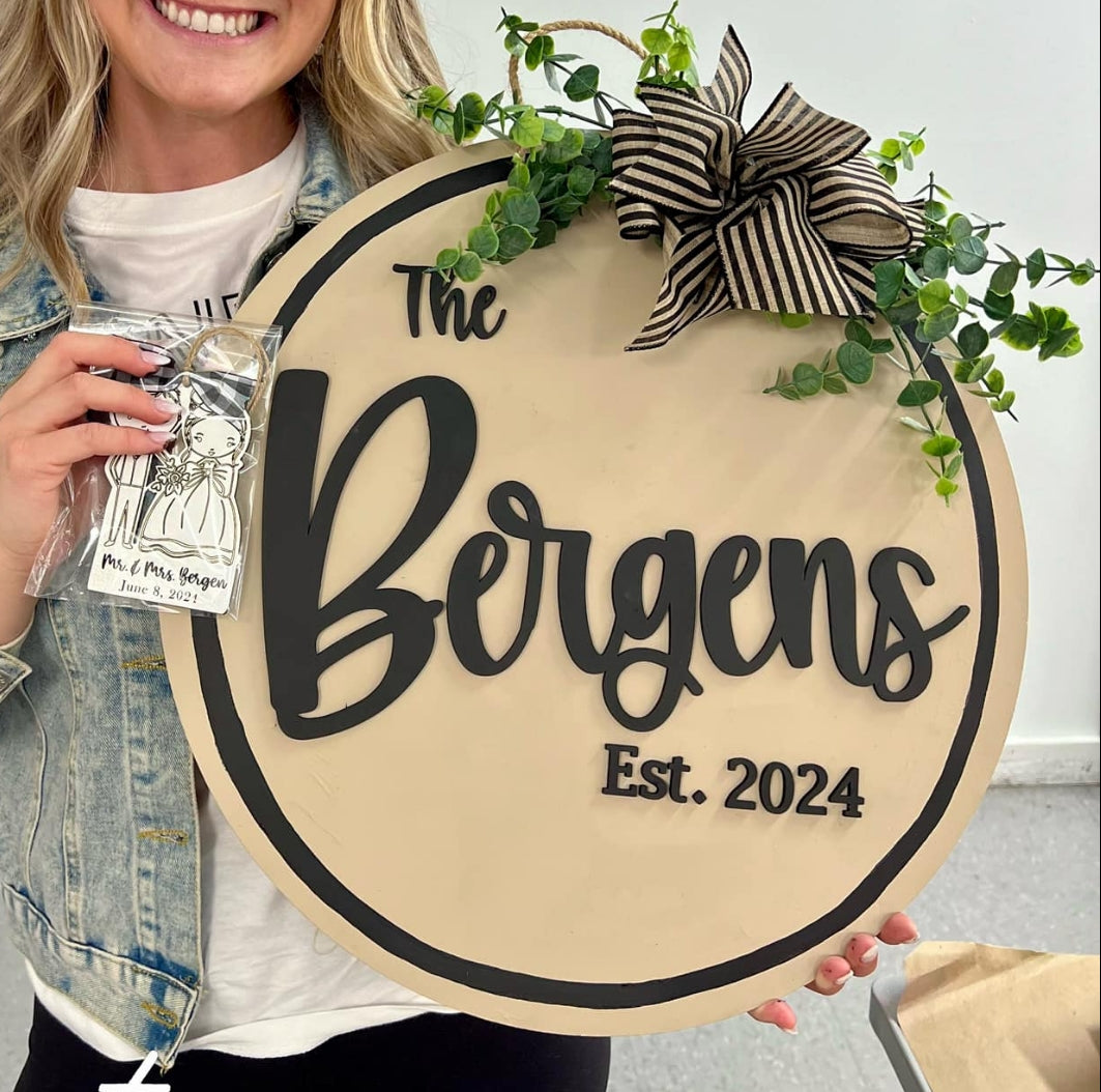 Personalized Last Name Design: 3D Round Door Hanger