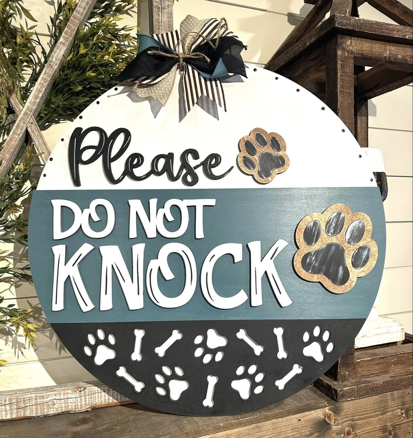 Please Do Not Knock Pawprints: 3D Round Door Hanger