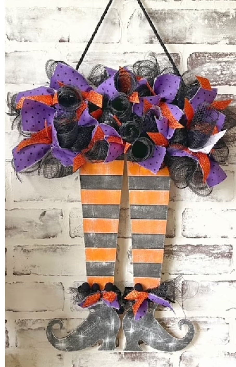Witch Legs w Mesh & Ribbon: 3D Door Hanger