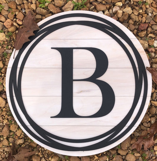 Shiplap Initial w Circle Frame: 3D Round Door Hanger